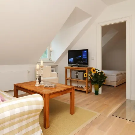 Nr 8 Im Gutshaus Zicker Auf Ruegen Apartment